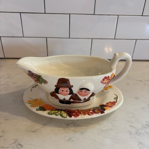 Publix The Pilgrim Pair Thanksgiving Serving Bowl Gravy Boat Platter Dish Plate - Picture 4 of 14
